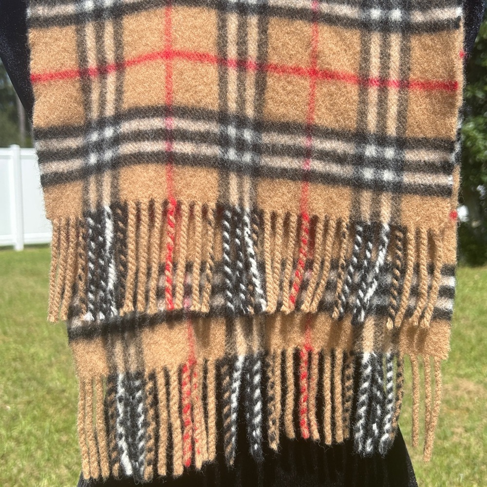 Burberrys Beige and Red Checkered Scarf - Picture 2 of 14